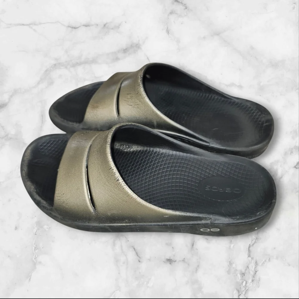 Oofos Mens Slides